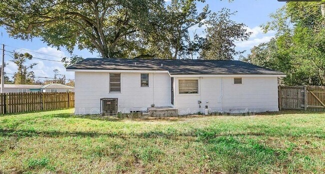 Building Photo - 5463 Marcia Cir