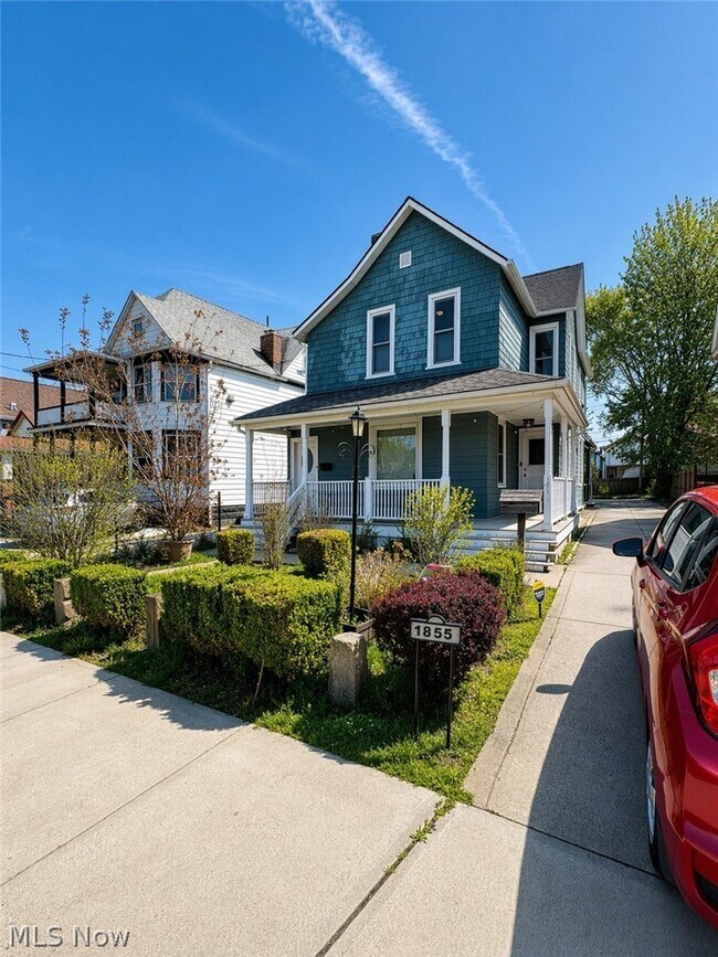 Building Photo - 1855 W 58th St