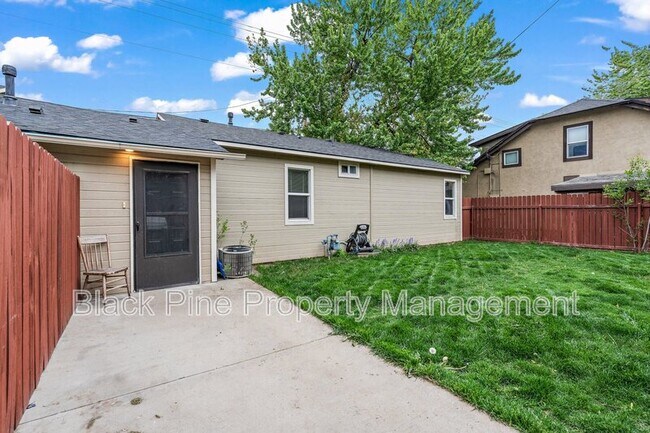 Building Photo - 4820 W.Franklin St.