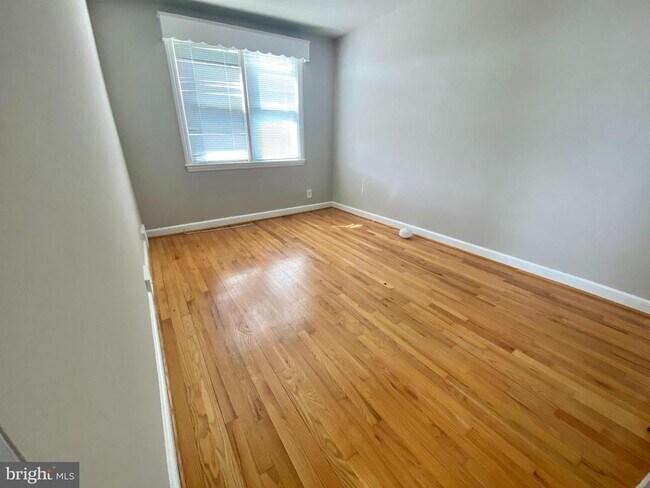 Building Photo - 404 New Rd