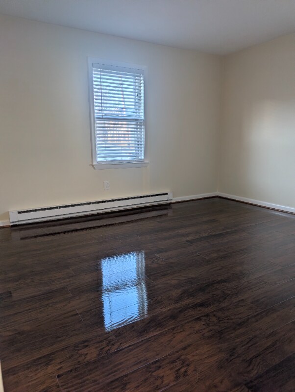 Building Photo - 5 Edwards St