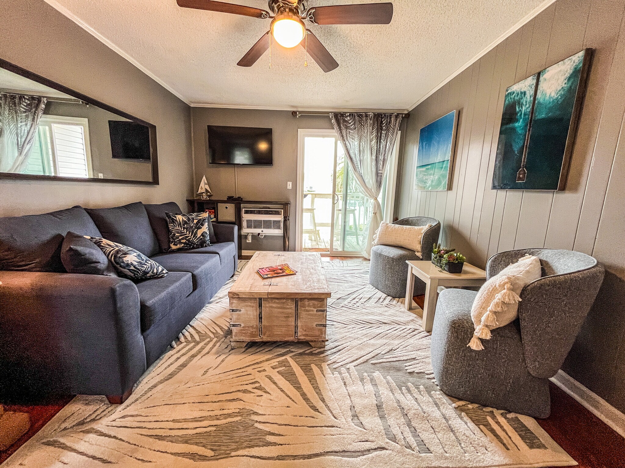 Building Photo - 1919 Spring St