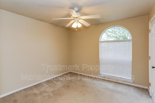 Building Photo - 4505 Vahrenkamp Dr