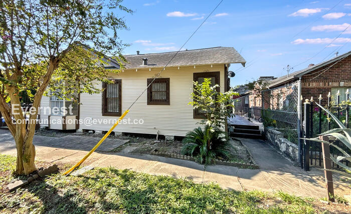 Building Photo - 1302 Ryon St