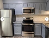 Building Photo - Super Cute END UNIT townhome located close...
