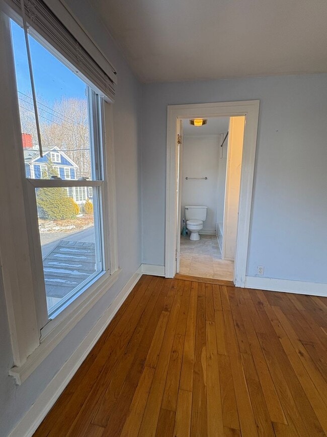 Building Photo - 10 High St