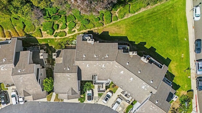 Building Photo - 13 Campton Pl
