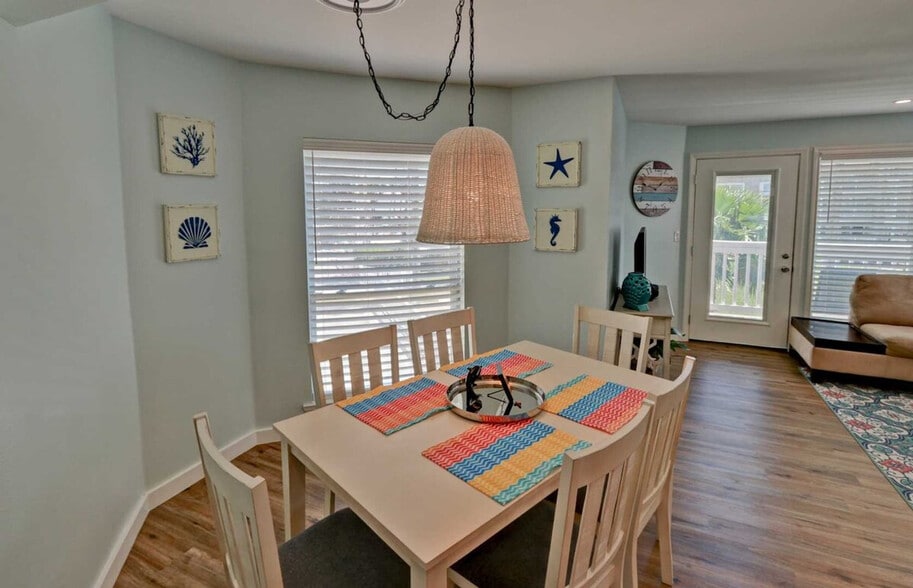 Building Photo - 200 Padre Blvd