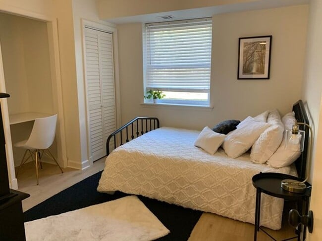 Building Photo - 4 Grand Hall