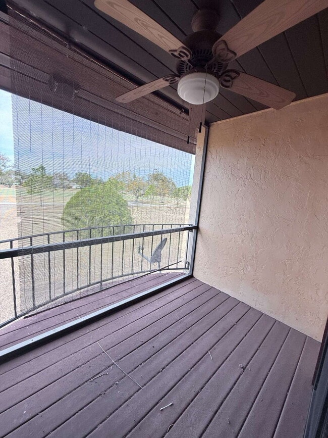 Building Photo - Moving Ready! 2 bedroom and 2 1/2 Bathroom