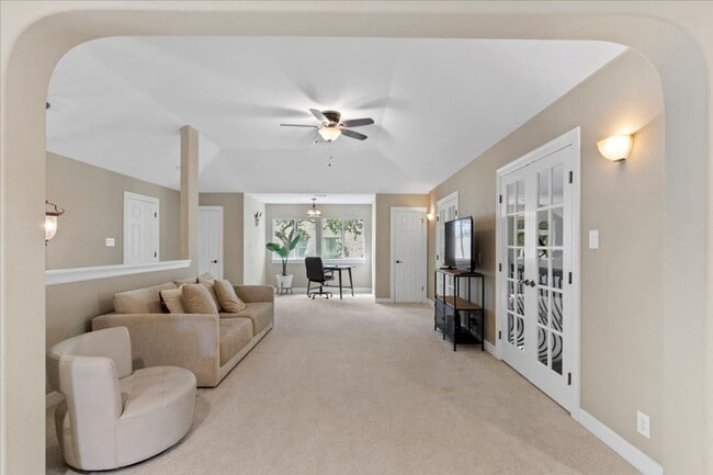 Building Photo - 4 Bedroom 3.5 Bath Heights At Stone Oak Subdivision
