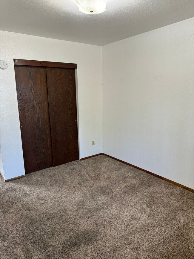 Building Photo - 285 E 11th Ave