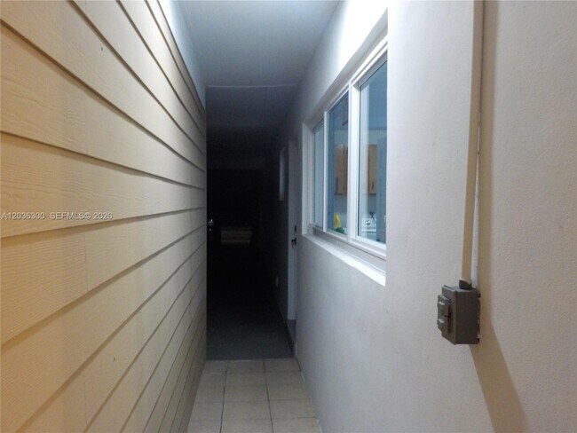 Building Photo - 1565 Thumb Point Dr