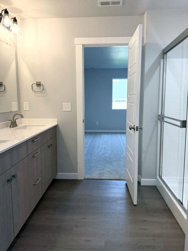 Building Photo - Move-In Special! Brand new 3 bed 2 bath home with bonus room, located in Meridian just off McMill...