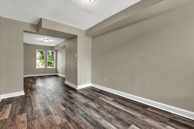 Building Photo - 3 Bedroom Rowhome- West Baltimore City