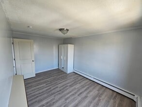 Building Photo - 62 Woodland St