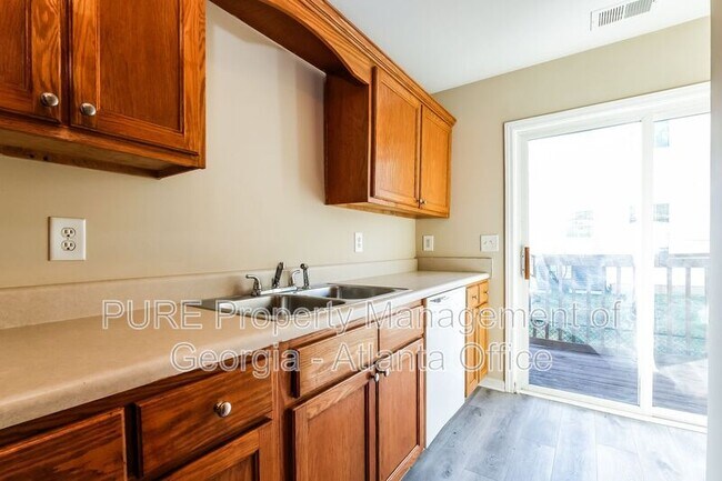 Building Photo - 1706 Stonehaven Cir