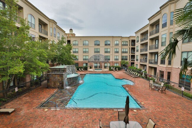 Building Photo - For Lease | 1 Bed, 1 Bath | 832 Sq Ft | Su...