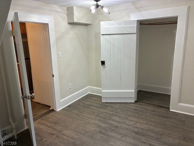 Building Photo - 36 Cross St