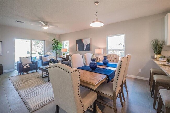 Building Photo - 1701 Pilchard Dr