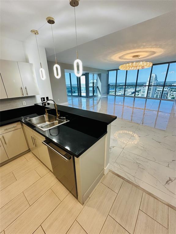 Building Photo - 111 E Washington St