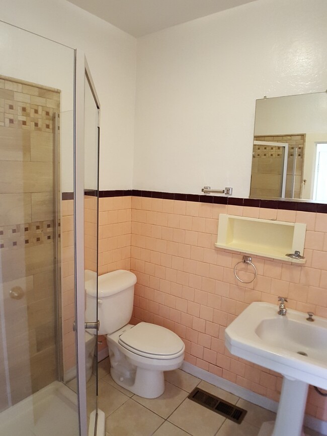 Building Photo - Beautiful 4 bedroom property near CSUC and...