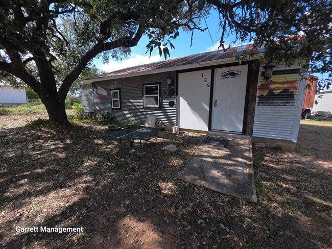Building Photo - 126 Iroquois Dr