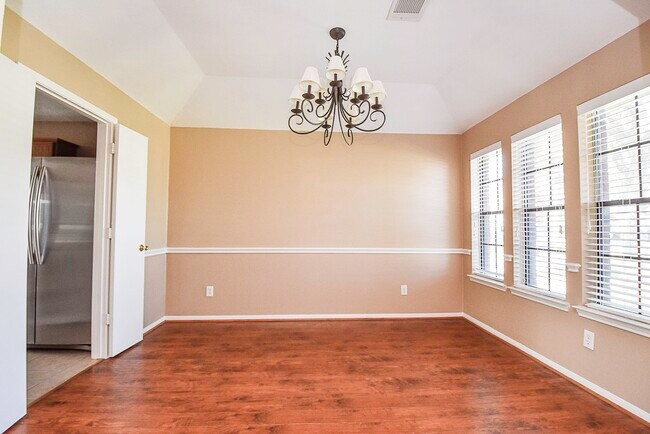 Building Photo - 21619 Oakcreek Ct