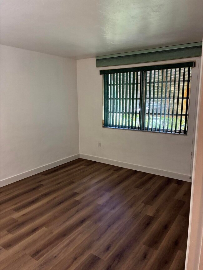 Building Photo - 9302 SW 77th Ave