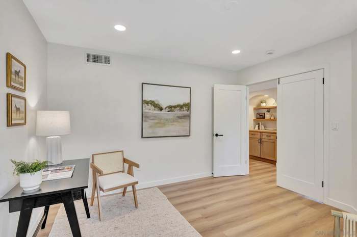 Building Photo - 12880 Circulo Dardo