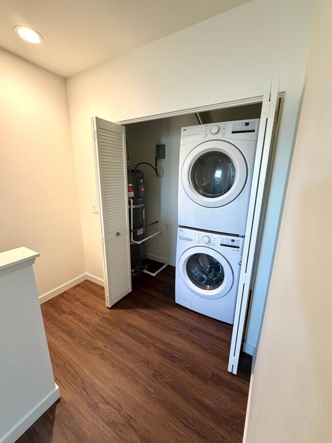 Building Photo - Brand New 2 Bedroom 1 1/2 Bath Townhouse!!!  Move in Special!! $1000 off 1st Month's Rent!!