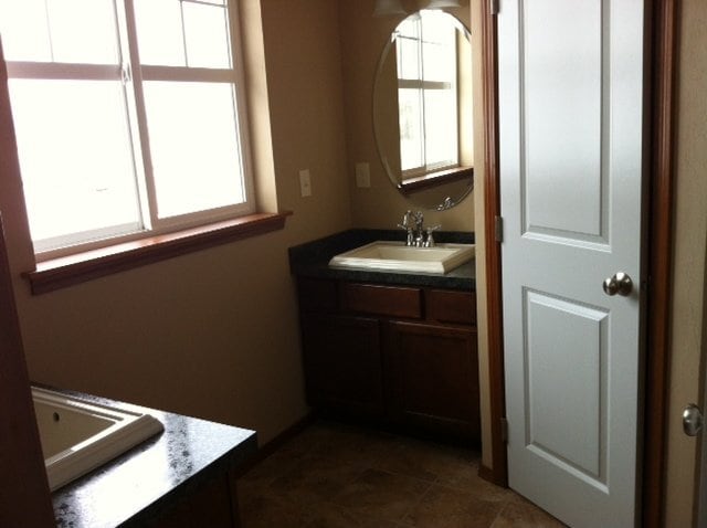 Building Photo - 4350 Glenwood #C