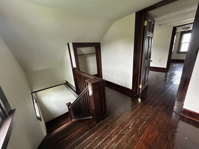 Building Photo - 563 Barkeyville Rd