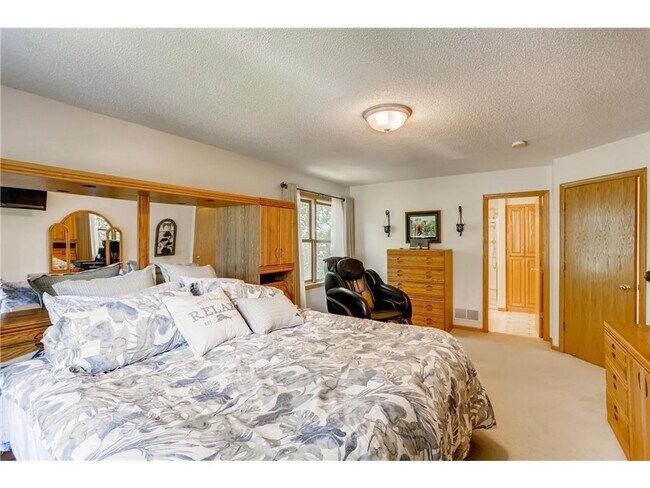 Building Photo - Single Family Home + Over 1/2 Acre Lot!! Welcome Home to Rockford MN!