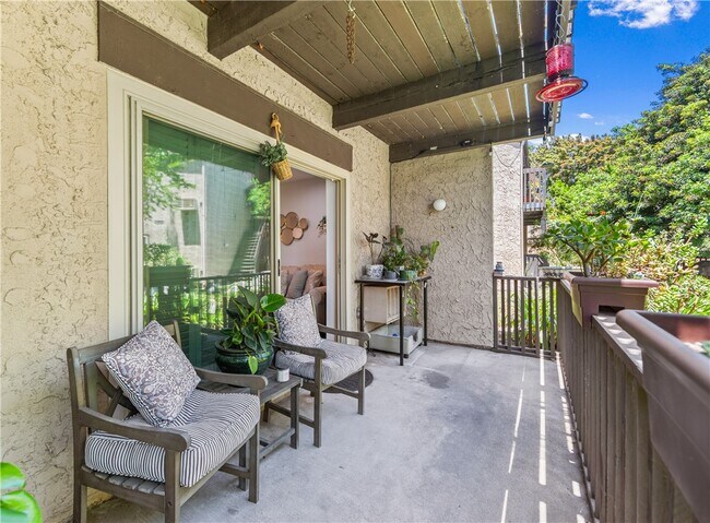 Building Photo - 7890 E Spring St