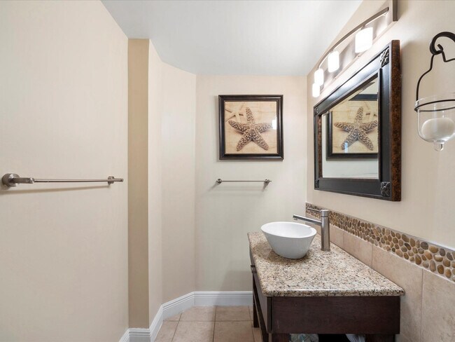 Building Photo - 18260 N Bay Rd