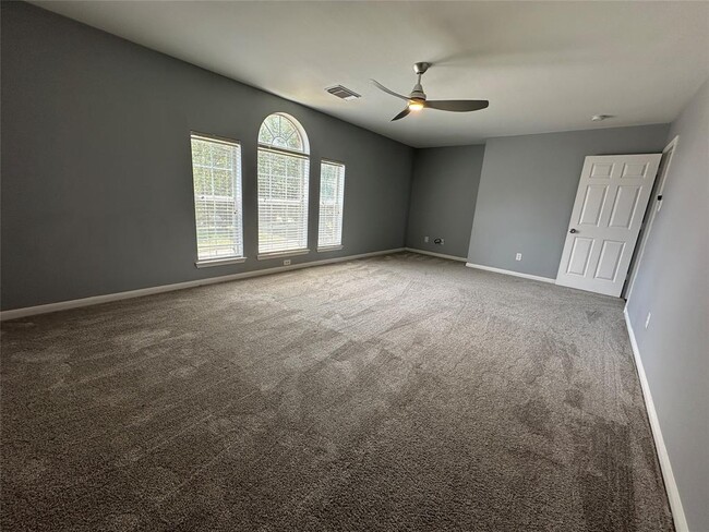 Building Photo - 6810 Crystal Point Dr