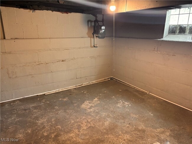 Building Photo - 1453 Woodbirch Ave