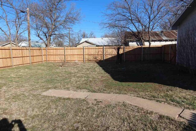 Building Photo - 707 N Foley St