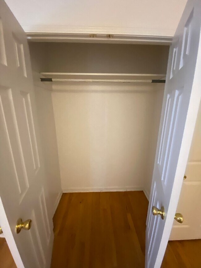 Building Photo - 208 Rosemont Dr