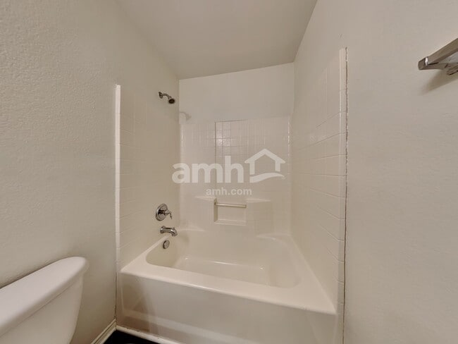 Building Photo - 6005 Stirrup Iron Dr