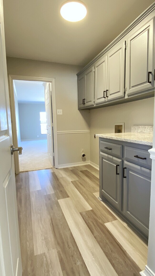 Building Photo - 206 Stonecliff Dr
