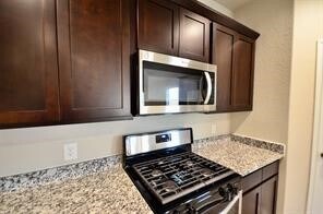 Building Photo - 1606 Bear Spring Dr