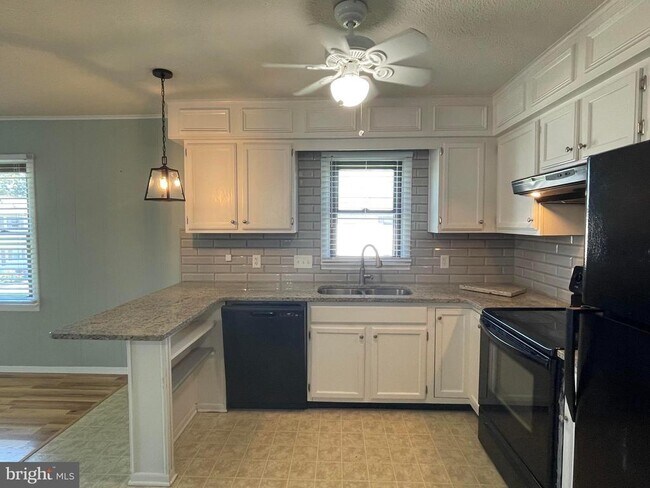 Building Photo - 34515 Bushnell Ct