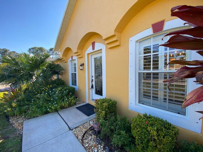 Building Photo - Vero Beach / Sebastian 3/2