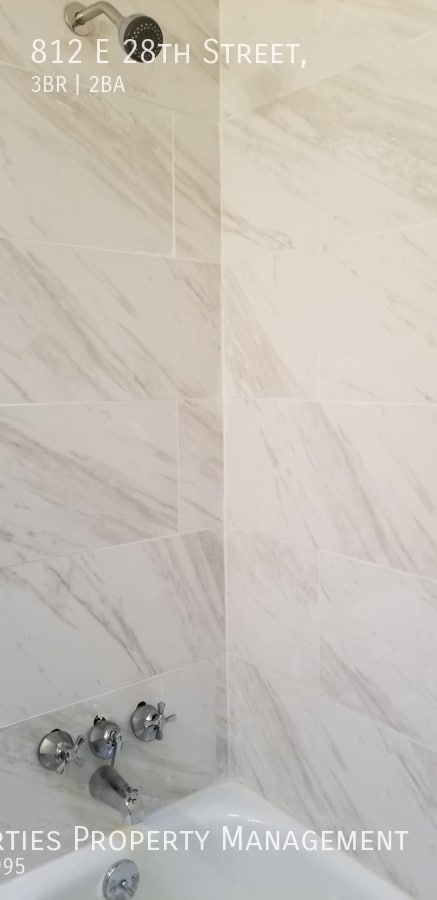 Building Photo - 812 E 28th St