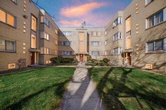 Building Photo - 2046 E 72nd Pl