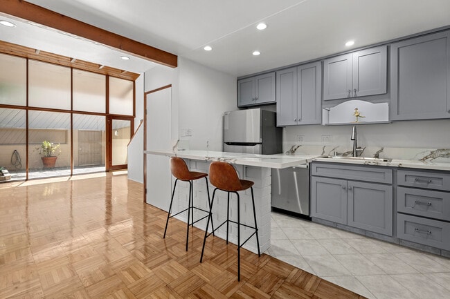 Building Photo - 267 S Church Ln