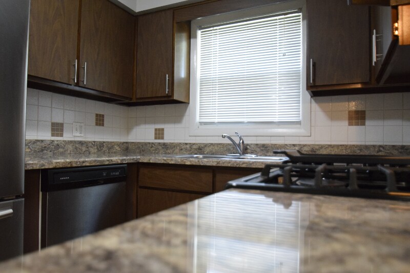 Primary Photo - 1469 Ashland Ave