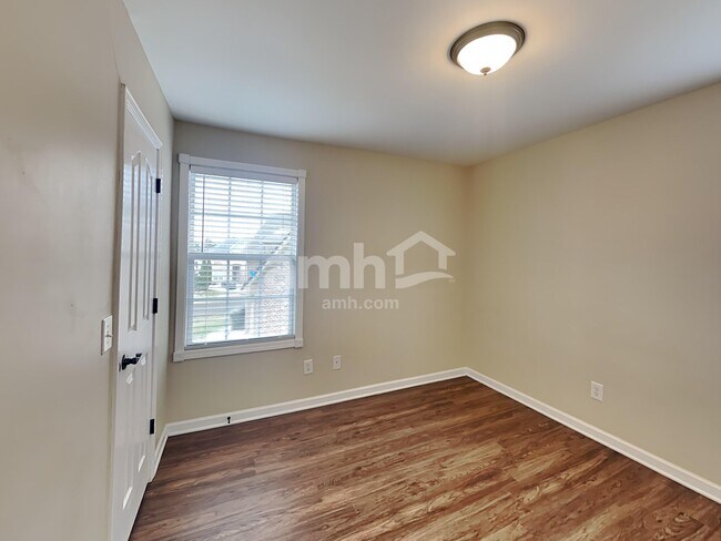 Building Photo - 116 Ruland Cir